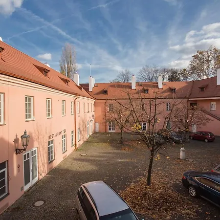 Apartament Original Old With Parking Praga